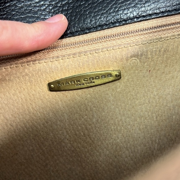 Mark Cross 1845 leather black top handle crossbody bag with 2 inside zip pockets - Picture 8 of 16